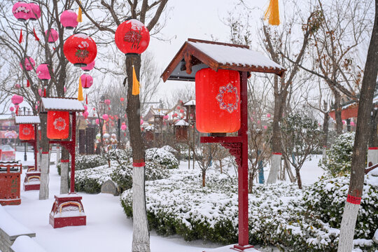 开封清明上河园大雪建筑灯笼雪景