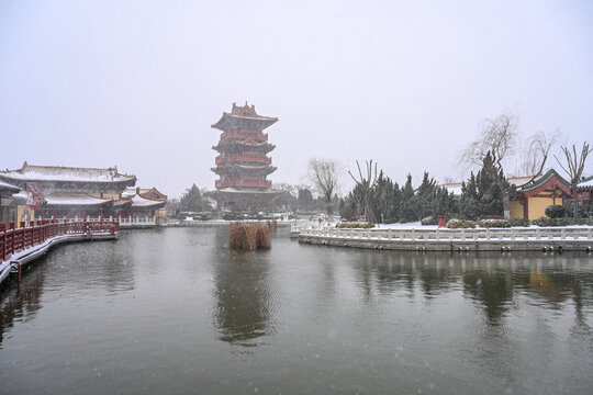 开封清明上河园大雪建筑灯笼雪景