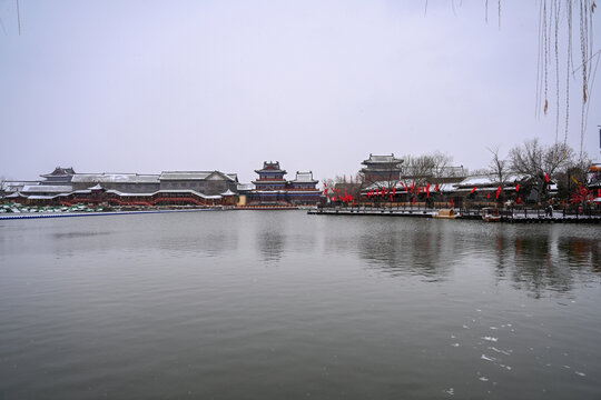 开封清明上河园大雪建筑灯笼雪景