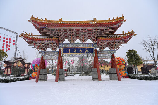 开封清明上河园大雪建筑灯笼雪景