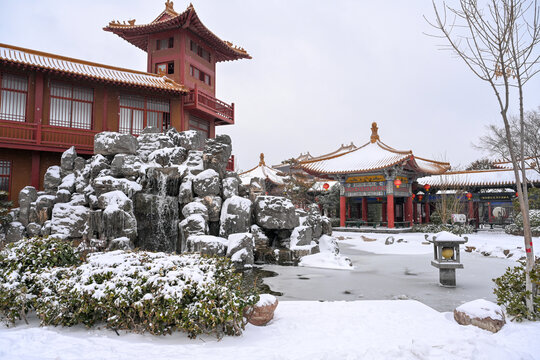 开封清明上河园大雪建筑灯笼雪景