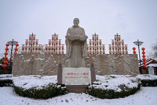 开封清明上河园大雪建筑灯笼雪景