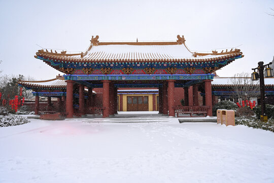 开封清明上河园大雪建筑灯笼雪景