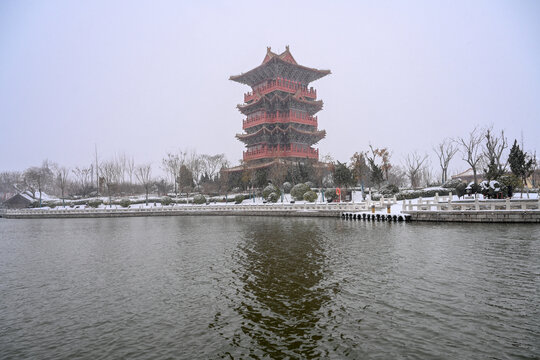 开封清明上河园大雪建筑灯笼雪景