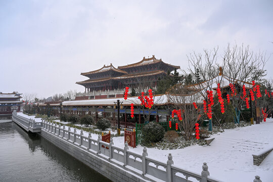 开封清明上河园大雪建筑灯笼雪景