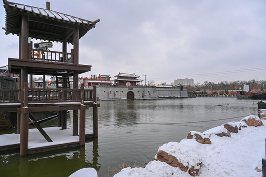 开封清明上河园大雪建筑灯笼雪景