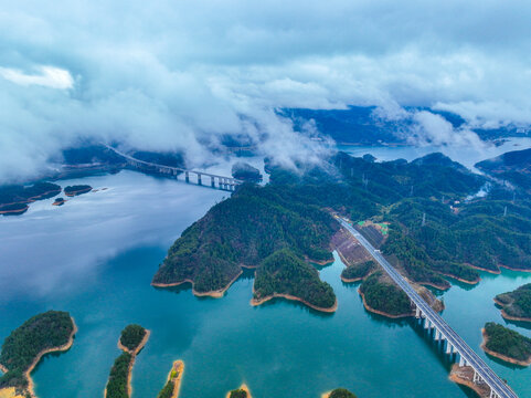 杭州千岛湖大桥风光