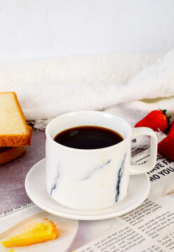 咖啡拿铁面包西式早餐草莓
