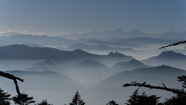 峨眉山