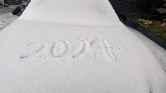 车上的雪
