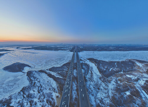 松花江公路大桥雪景