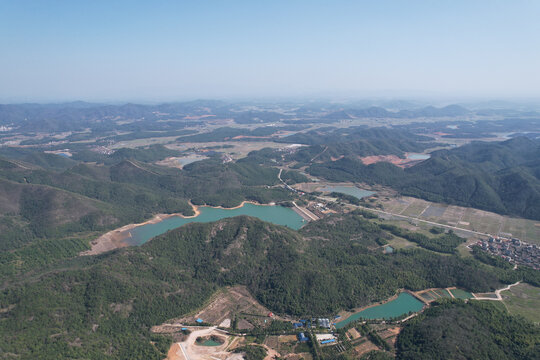 水库远山