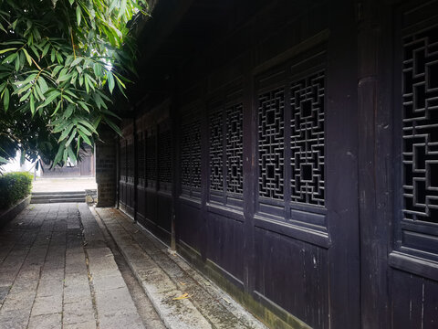 传统老建筑木窗墙
