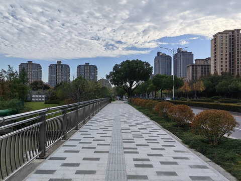 城市绿道人行道建设