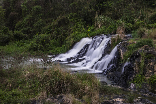 高山流水小瀑布