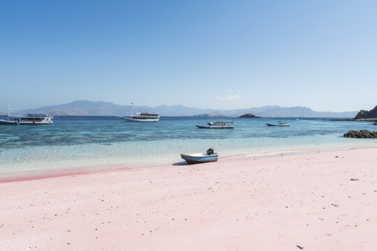 印尼科莫多岛粉色沙滩