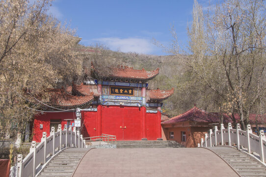 清泉寺山门