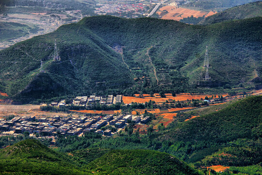 云台山茱萸峰远眺