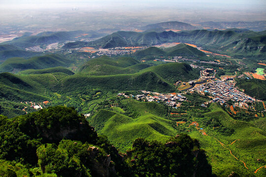 云台山远眺太行山