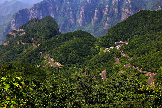 云台山盘山路