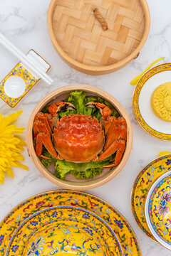 景德镇瓷器冰皮月饼菊花和螃蟹