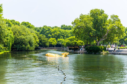 杭州西湖涌金门全景