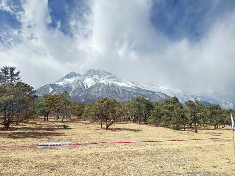 玉龙雪山