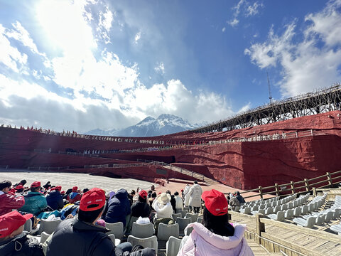 印象丽江表演玉龙雪山