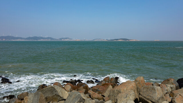 平潭海洋蓝天岩石海浪自然风景