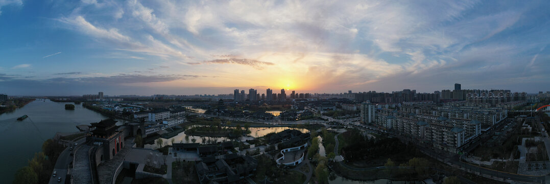 夕阳下的项里景区