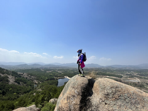 登上山顶