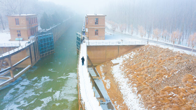 古运河风光水闸运河雪景