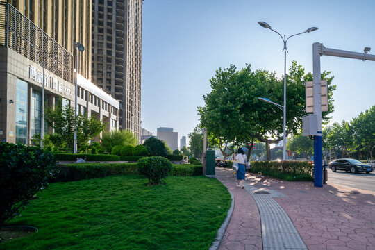 青岛西海岸双珠路街景