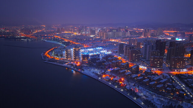 海边城市夜景