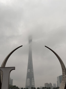 广州塔云雾