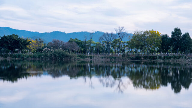 石屏异龙湖风光