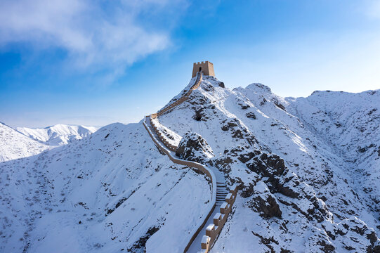 嘉峪关悬壁长城石关峡支线雪景