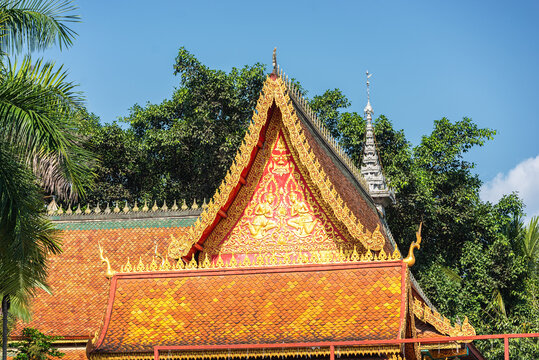 西双版纳总佛寺建筑风光