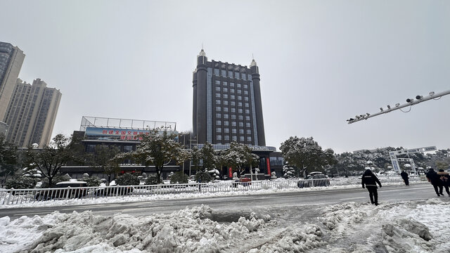 城市雪景