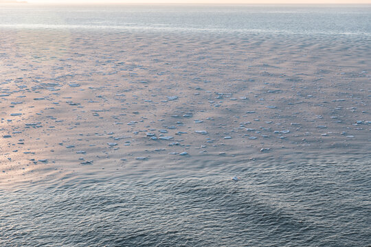 大连排石冬季海岸线海冰