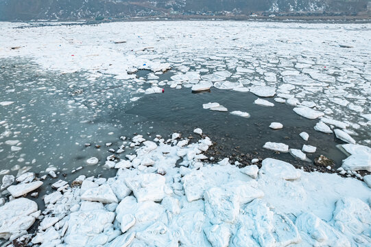 大连风光冬季海岸线海冰