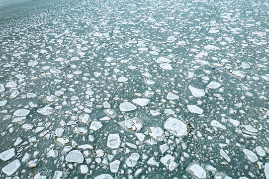 大连风光冬季海岸线海冰