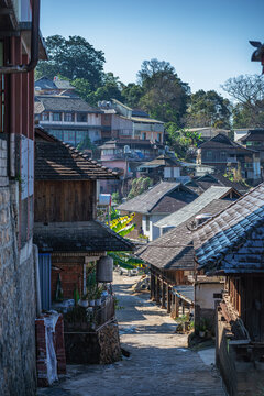 云南景迈山古寨建筑自然风光