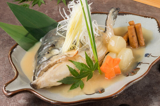 汁煮三文魚(yú)