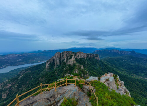 栖霞天崮山