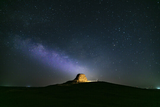 瞭马墩峰火台星空星轨