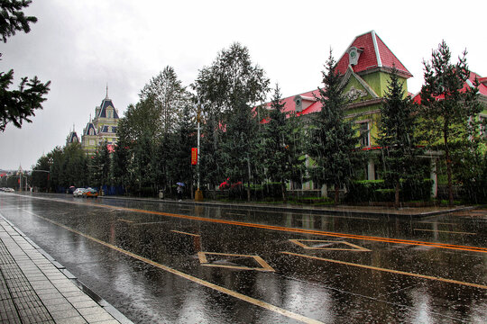 雨中漠河