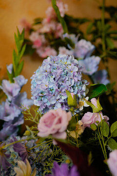 蓝紫色花艺