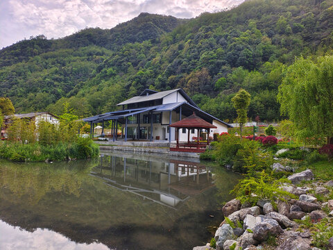 宝兴县邓池沟景色