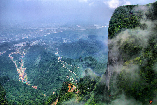 张家界天门山俯瞰